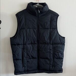 Hollister Men's Black Quilted Vest